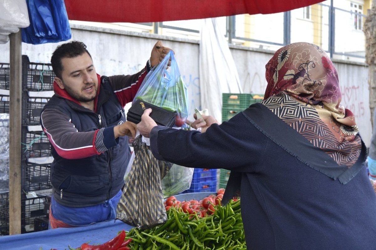 Eskişehir\'deki Pazar Fiyatları da Düştü