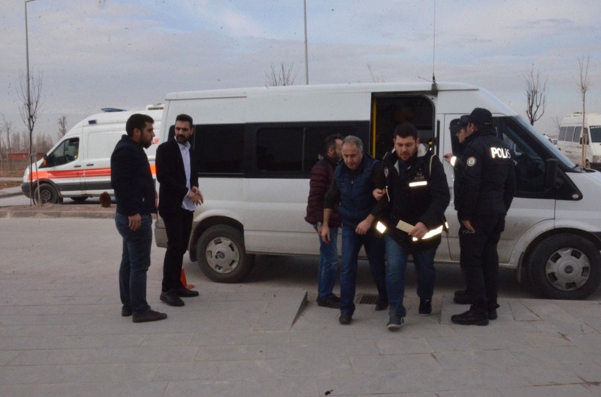 Fetö/pdy\'nin 10 Zanlısı Aksaray\'a Getirildi