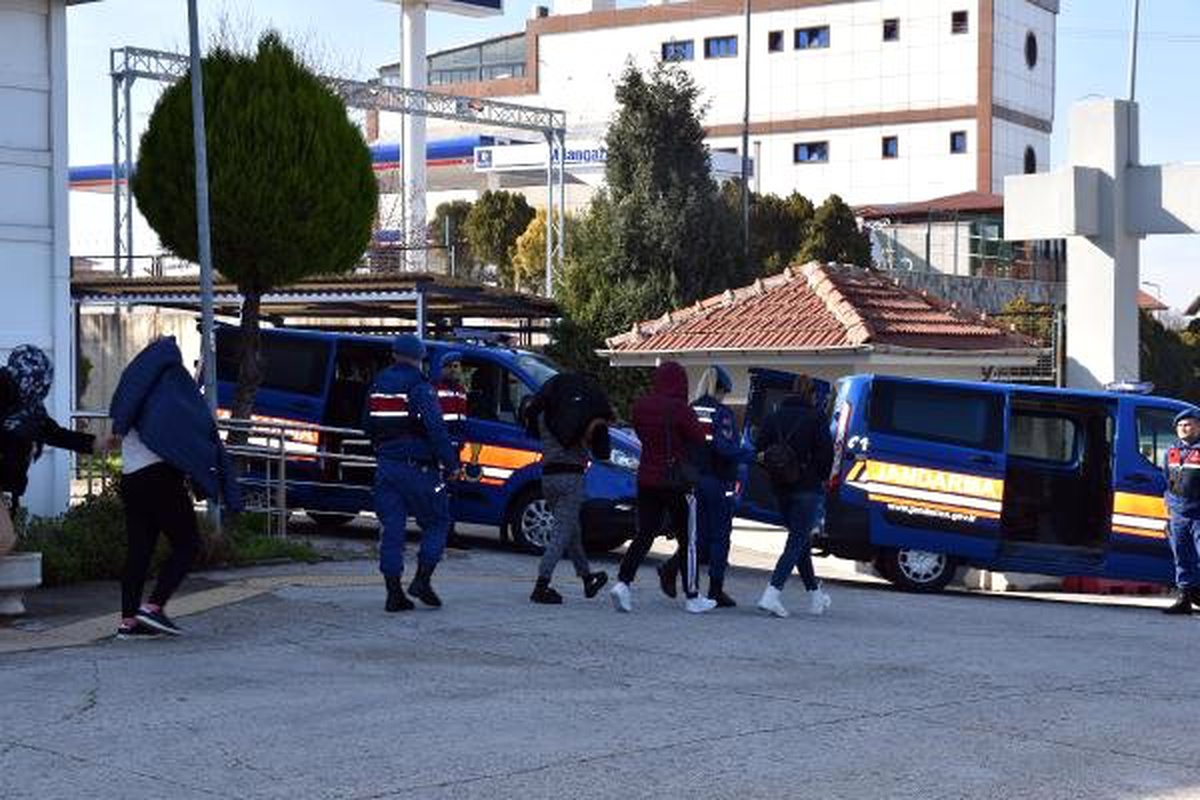 Fuhuştan Gözaltına Alınan 11 Yabancı Uyruklu Kadın Sınır Dışı Edildi