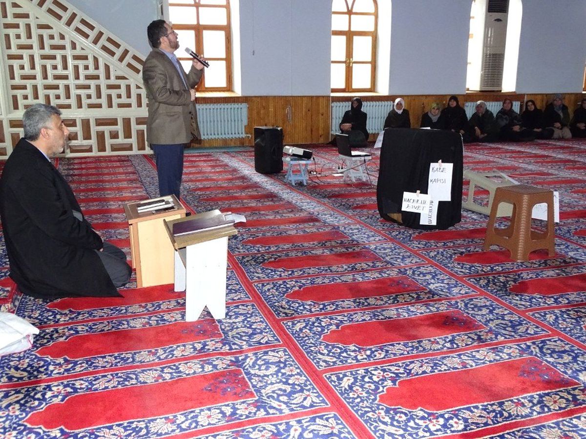 Hisarcık\'ta Umreye Gideceklere Seminer Verildi