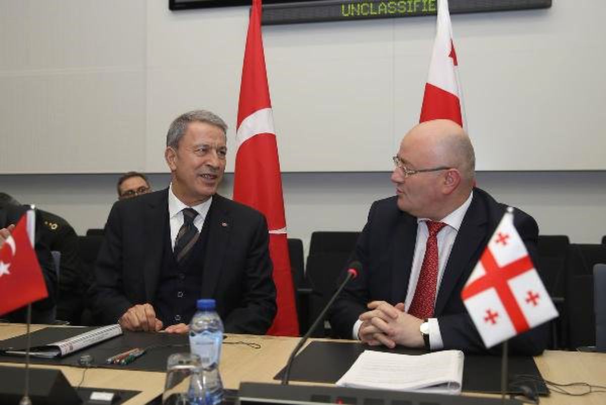 Hulusi Akar, Gürcistan Savunma Bakanı Levan Izoria ile Görüştü