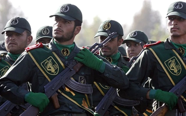 İran Devrim Muhafızları'na intihar saldırısı: Çok sayıda ölü var, System.String[]