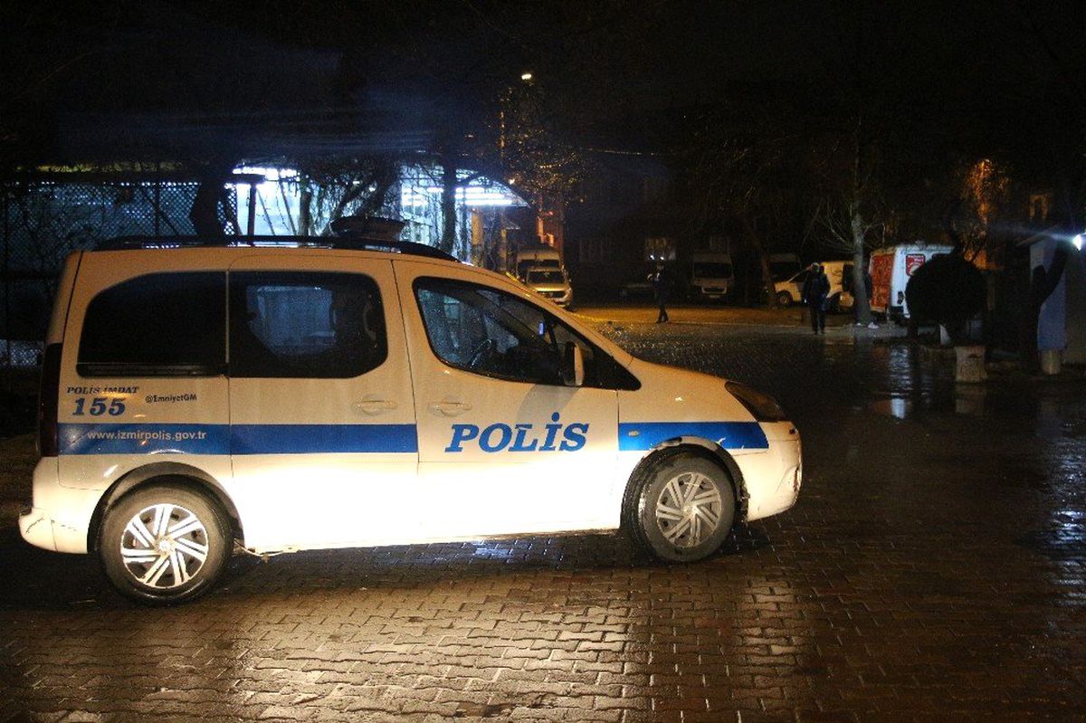 Kahvehane Önünde Silahlı Saldırı: 1 Yaralı