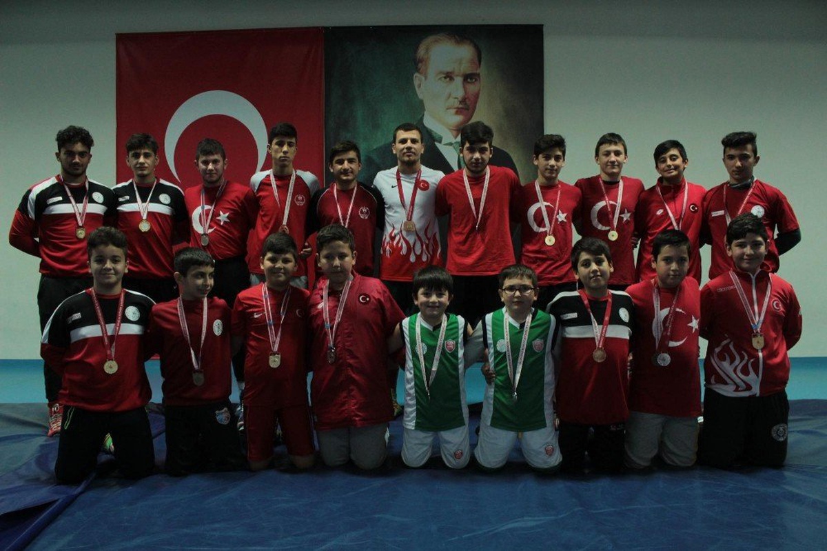 Kepez Belediyespor\'un Sırtı Yere Gelmedi