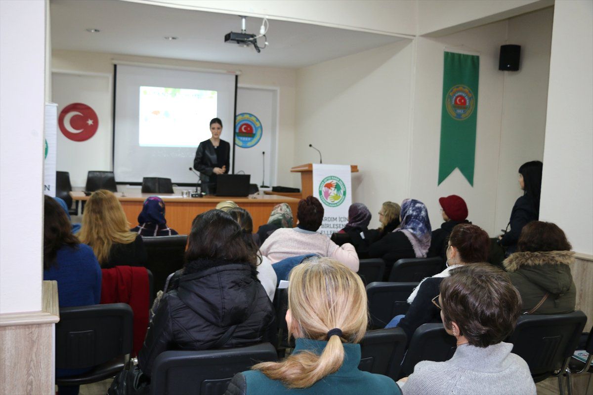 Malkara\'da Kadınlara Eğitim Semineri Verildi
