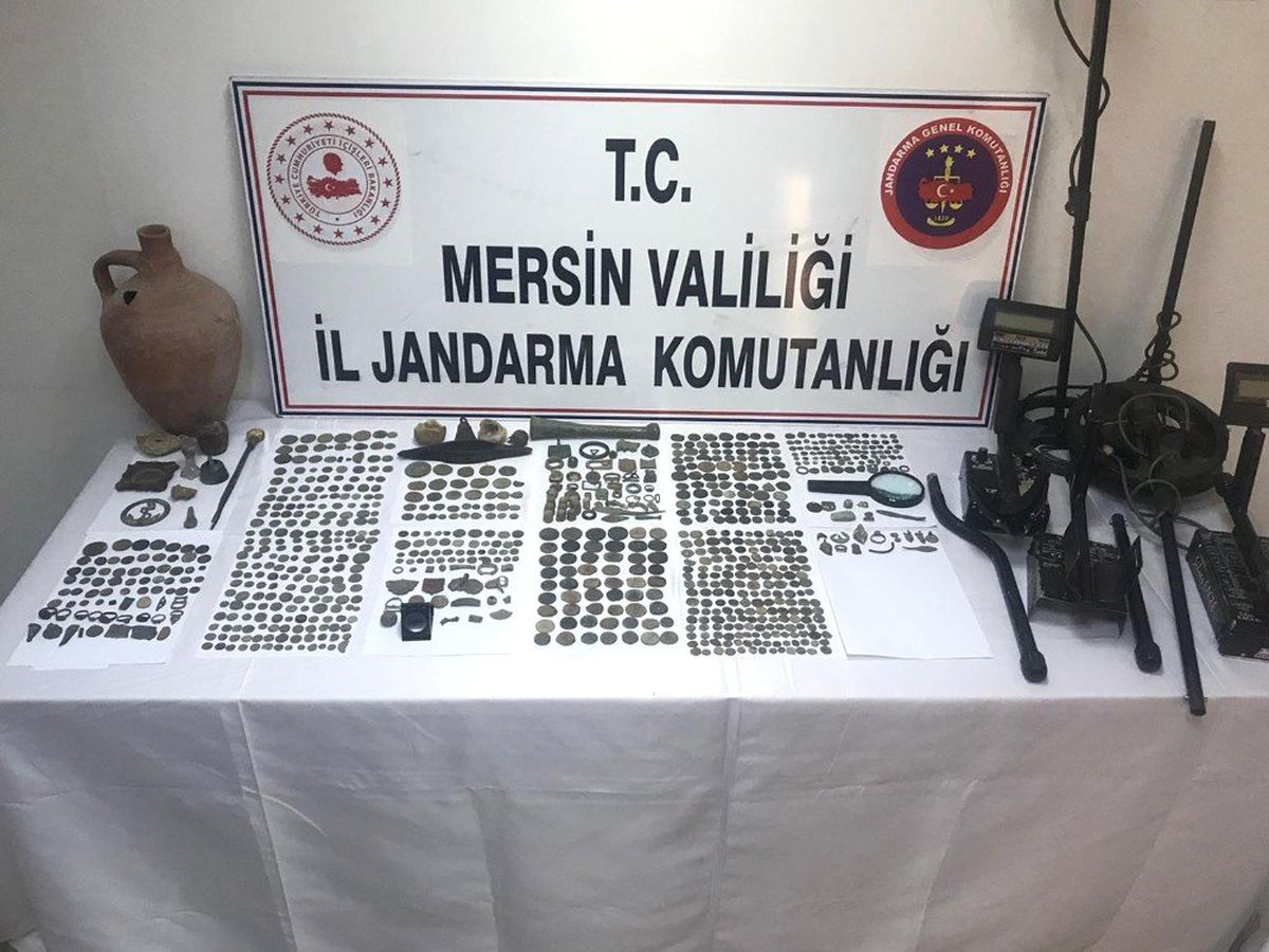 Mersin\'de Tarihi Eser Kaçakçılığı Operasyonu: 6 Gözaltı