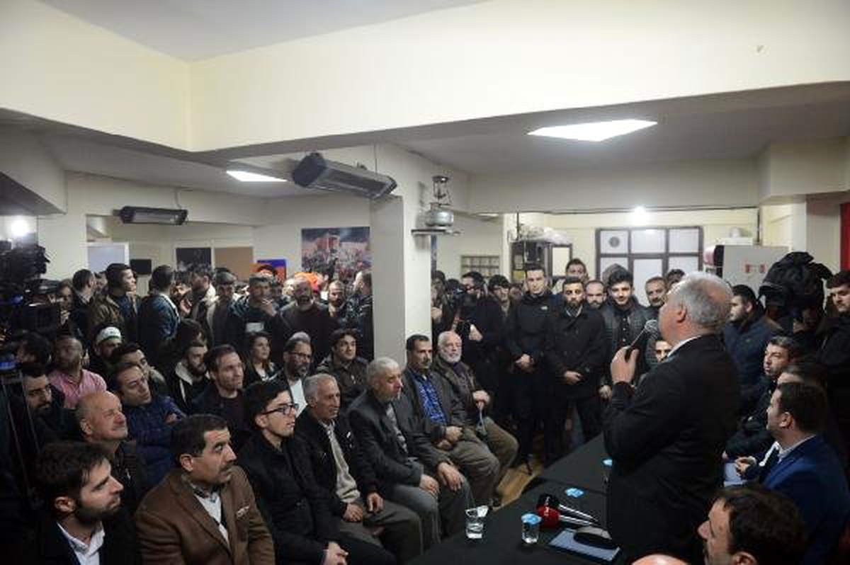 Mevlüt Uysal, Büyükçekmece\'deki Kadın Esnafa Sahip Çıktı
