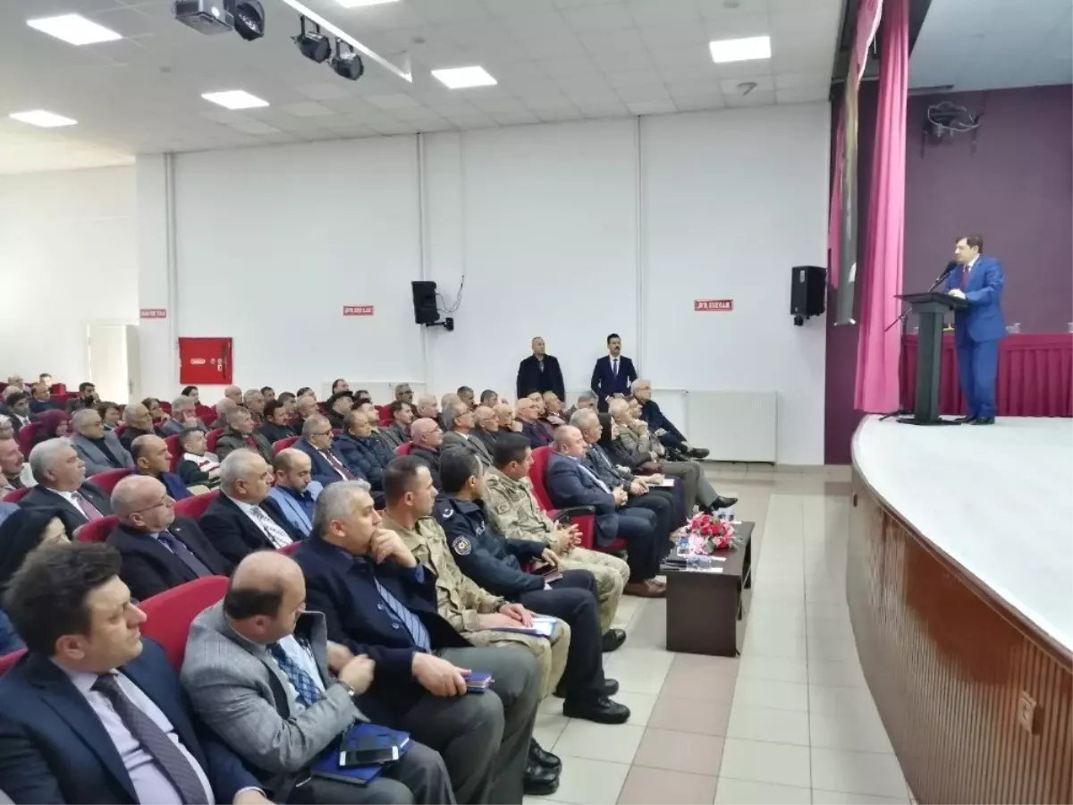 Niksar\'da Mahalli İdareler Seçim Bilgilendirme Toplantısı Yapıldı