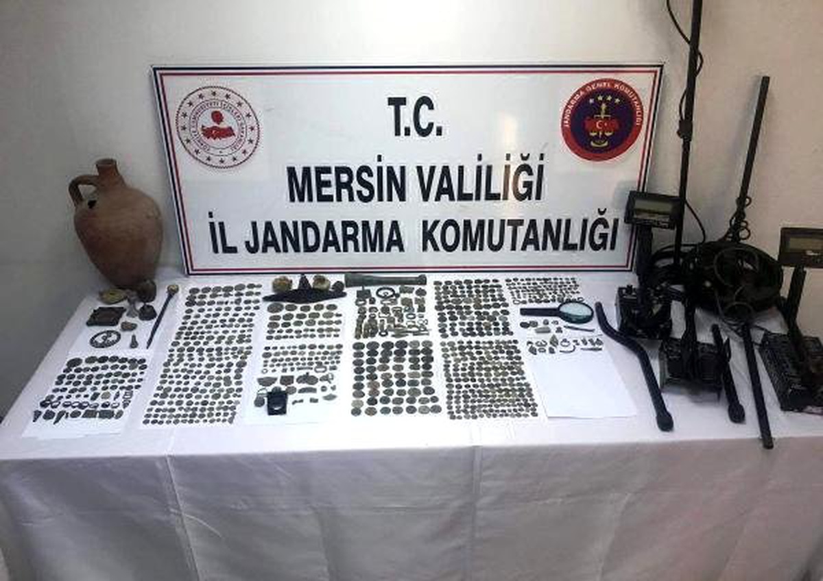 Tarsus\'ta 875 Adet Tarihi Eser Ele Geçirildi, 6 Gözaltı