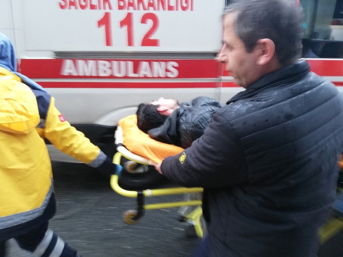 Ters Yöne Giren Motosiklete Taksi Çarptı