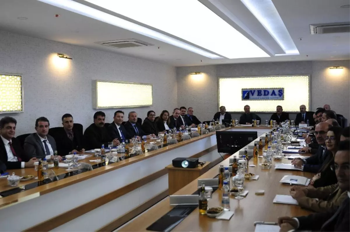 Türkerler Holding Yönetim Kurulu Başkanı Kazım Türker\'den Vedaş\'a Ziyaret