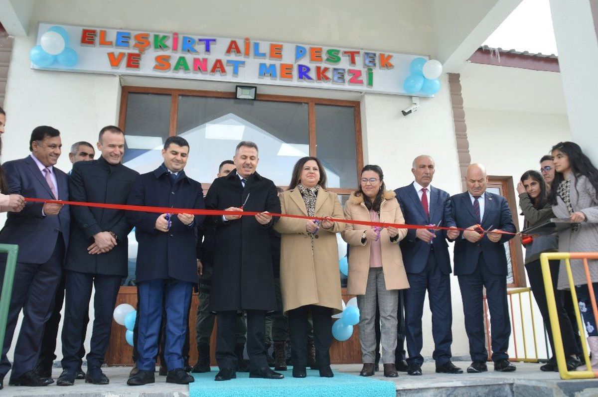 Vali Elban, Eleşkirt\'te Yapılan Çalışmaları Denetledi