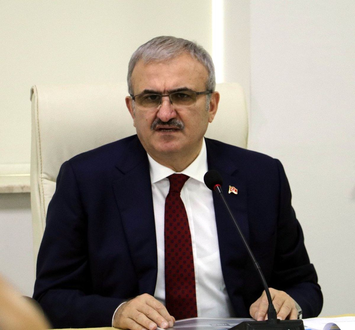 Vali Karaloğlu\'ndan Metruk Binaların Yıkımı İçin Talimat