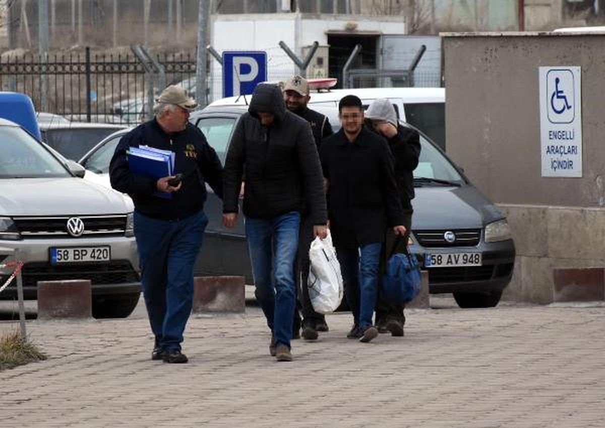5 İlde Fetö Operasyonu: 6 Doktora Gözaltı