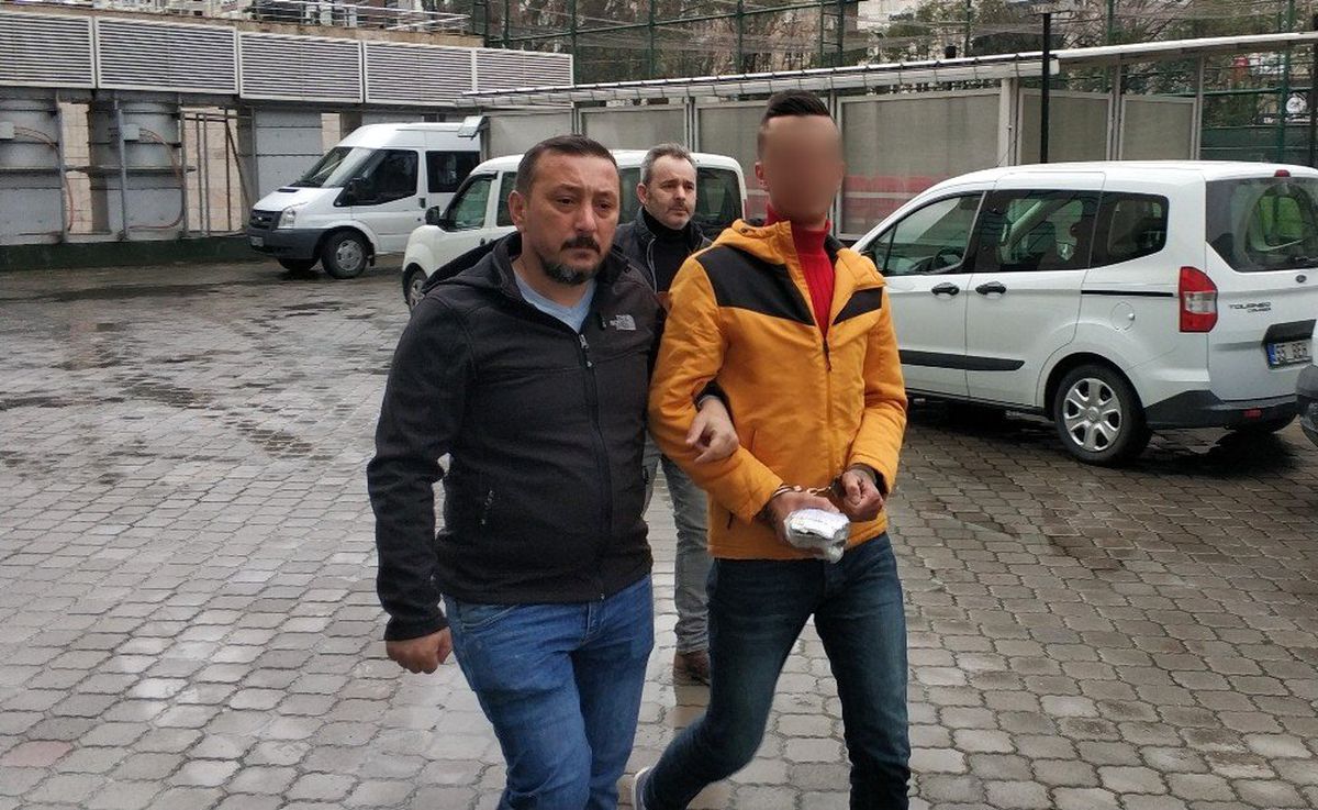 Aracında Uyuşturucuyla Yakalandı