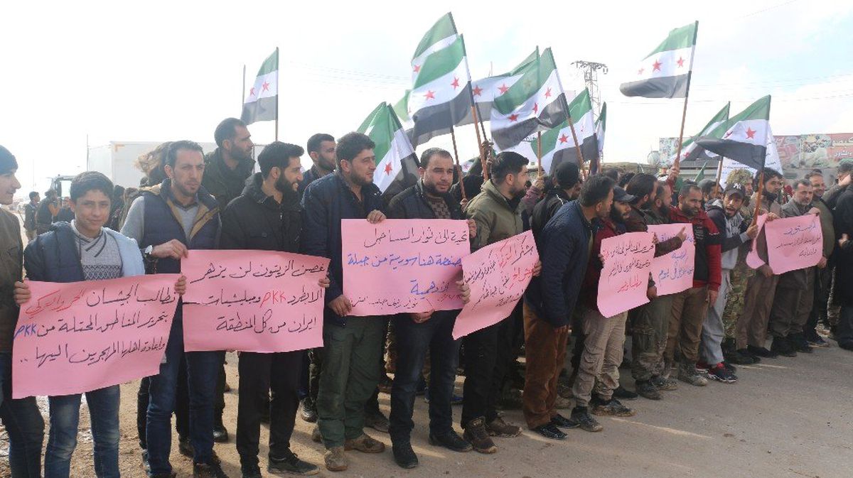 Azez\'de Ypg Karşıtı Protesto
