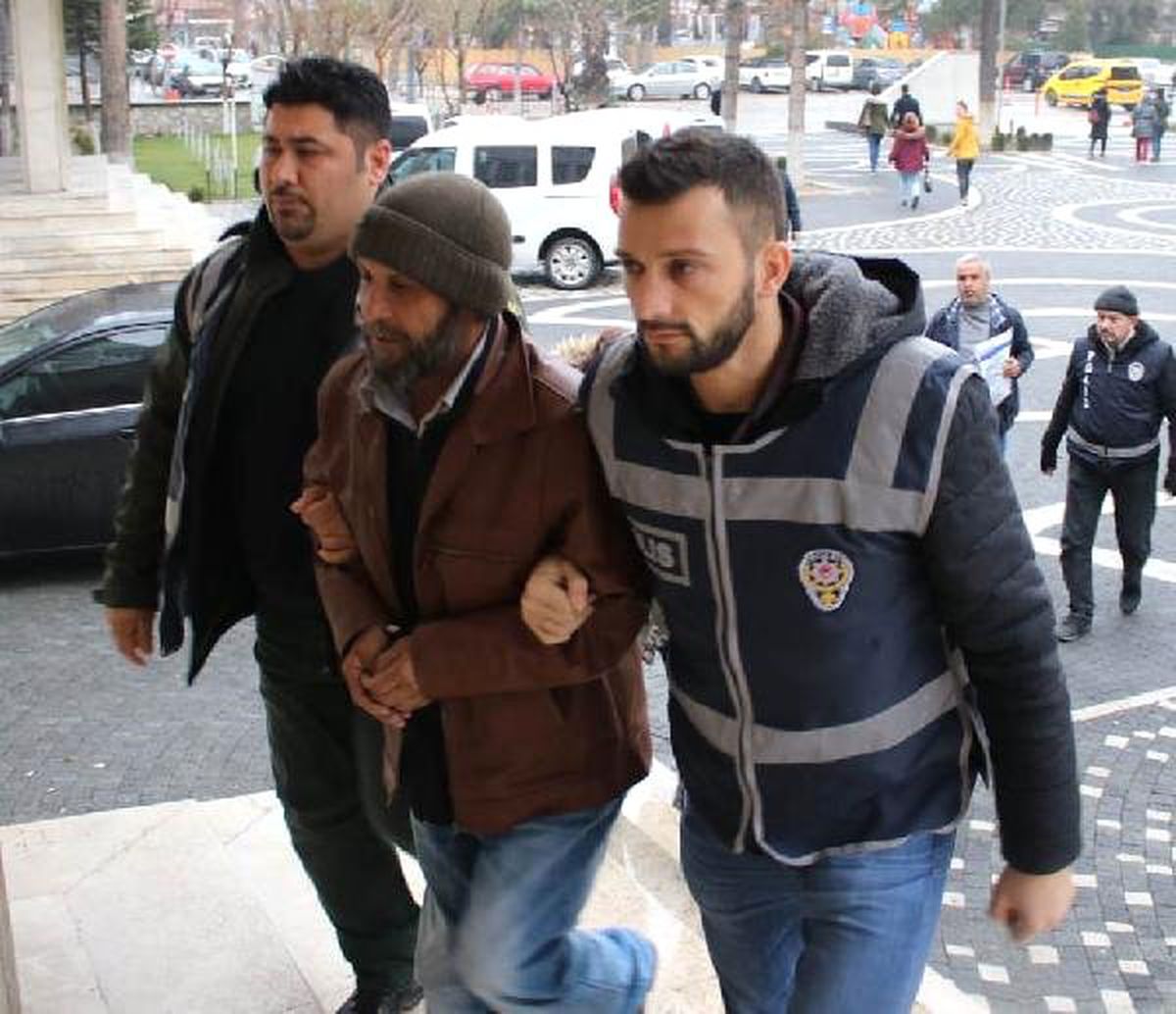 Baba ve Kızı, Uyuşturucu Ticaretinden Tutuklandı