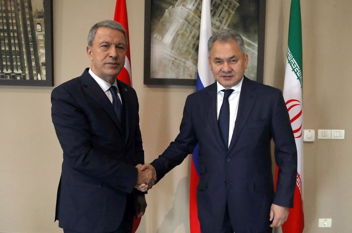 Bakan Akar, Rus Mevkidaşı ile Bir Araya Geldi