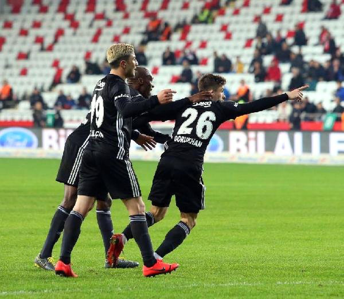Beşiktaş Bu Sezon Bir İlk Peşinde