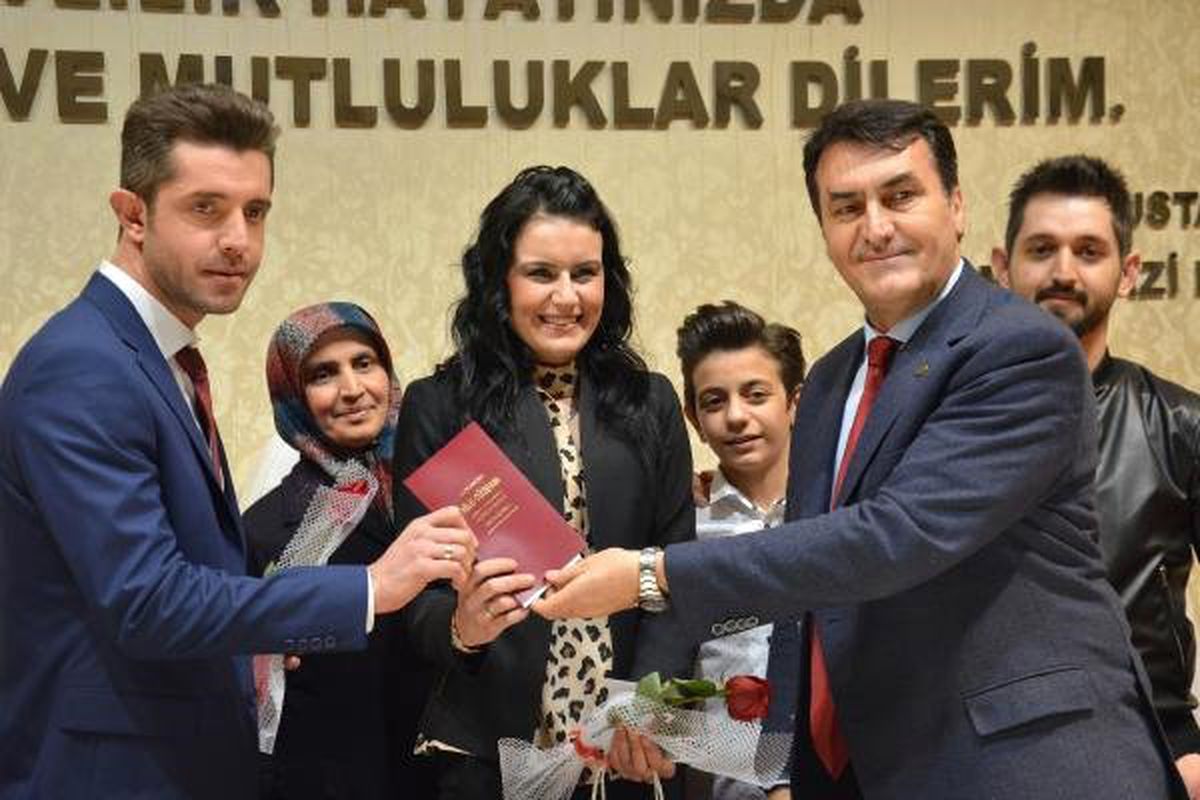 Bursalı Çift, 14 Şubat Saat 14.14\'te Evlendi