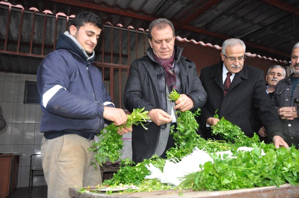 CHP\'li Seçer Hal Esnafıyla Bir Araya Geldi