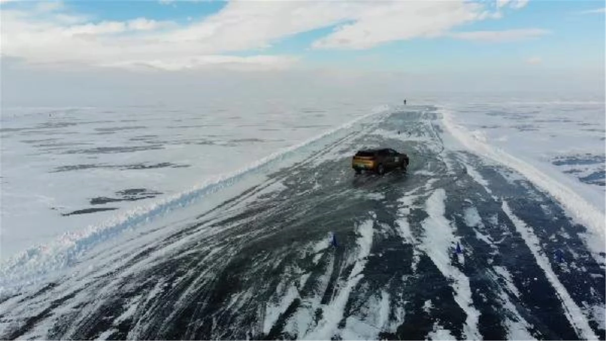 Çıldır Gölü\'nde Kar ve Buz Sürüş Eğitimi