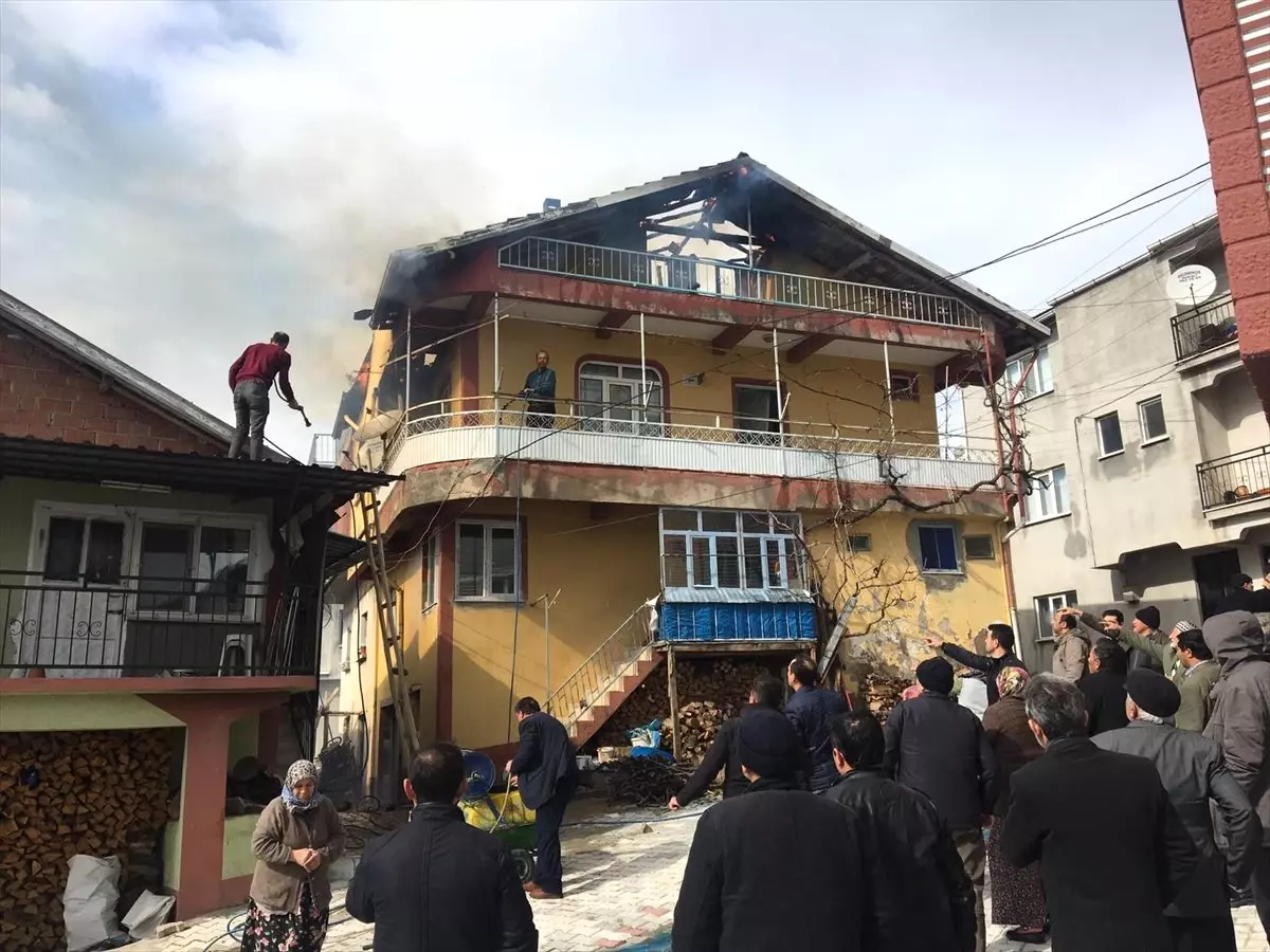 Demirci’de Ev Yangını Son Dakika