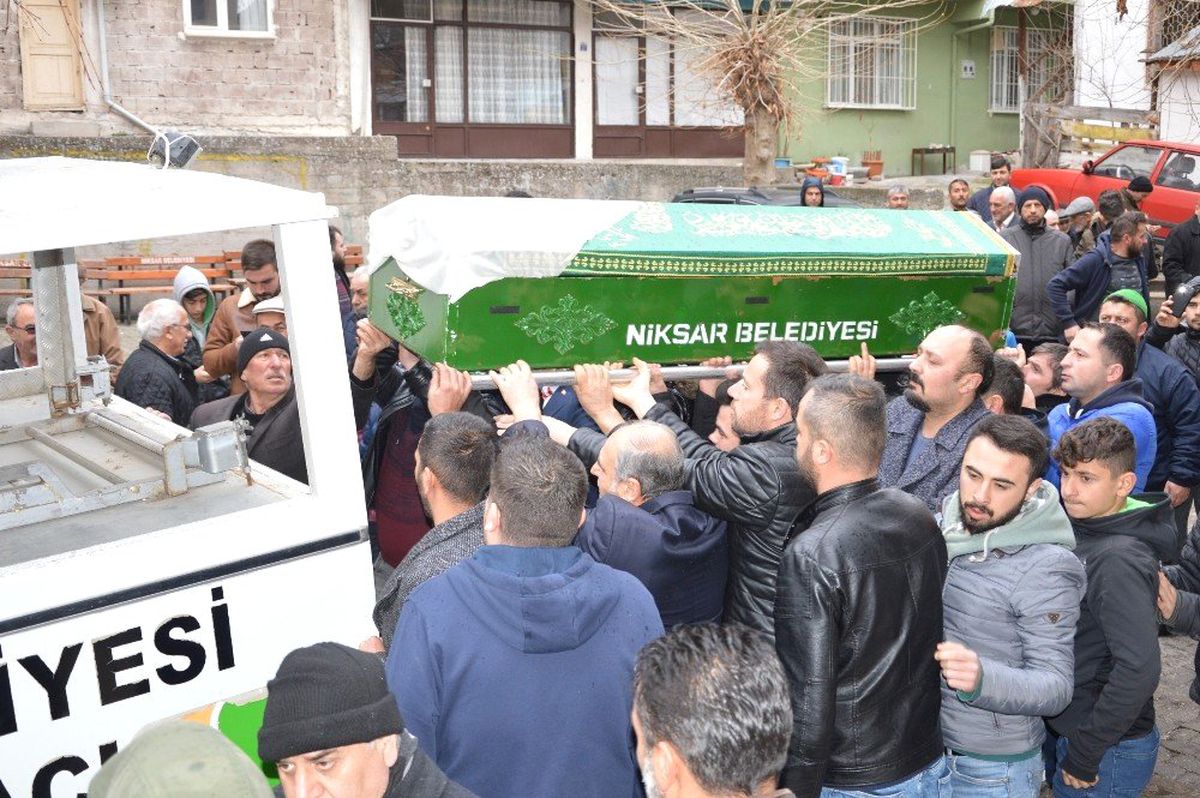 Eski Eşi Tarafından Öldürülen Kadın Son Yolculuğuna Uğurlandı