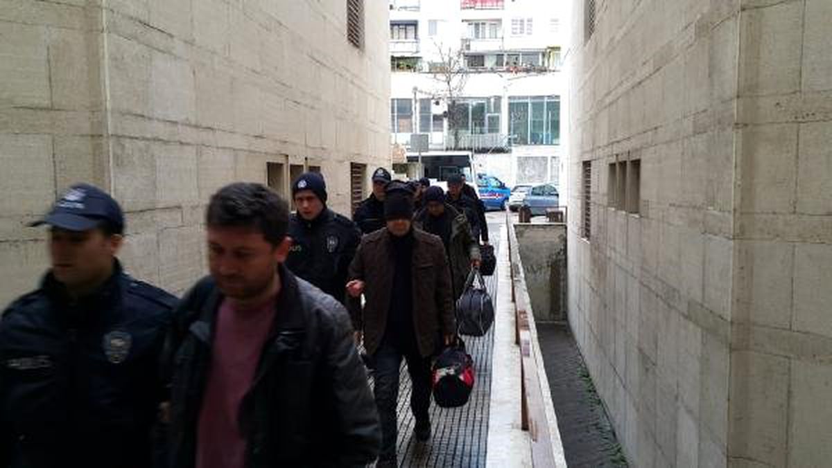 Fetö Şüphelisi 27 Komiser Yardımcısından 6\'sı Adliyede