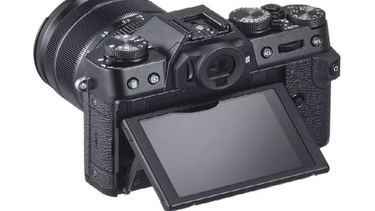 Fujifilm, Hem Fiyatı Hem Boyutu Küçülttüğü Yeni Fotoğraf Makinesini Tanıttı