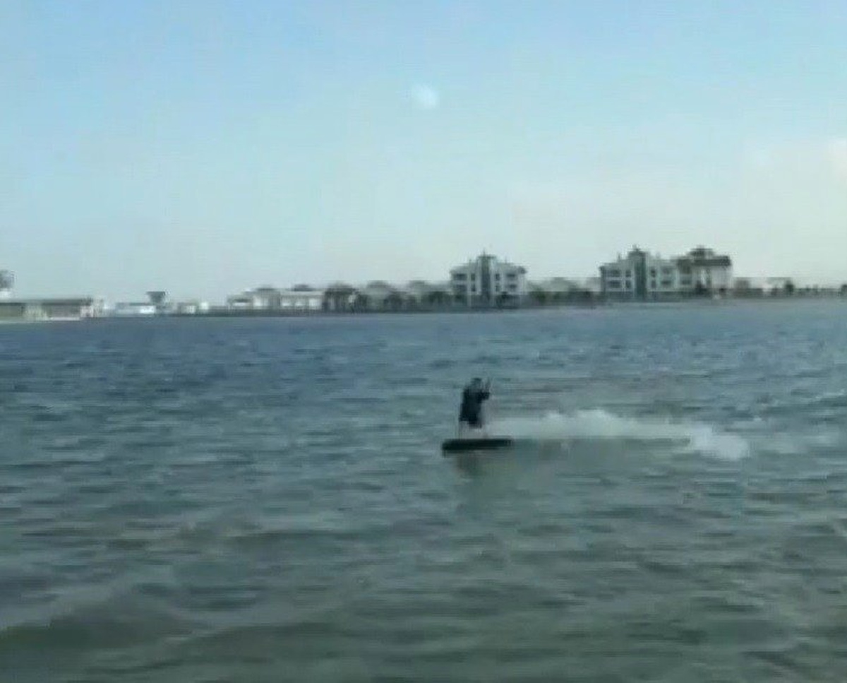 Göle Dönen Amik Ovası\'nda Kitesurf Yaptılar