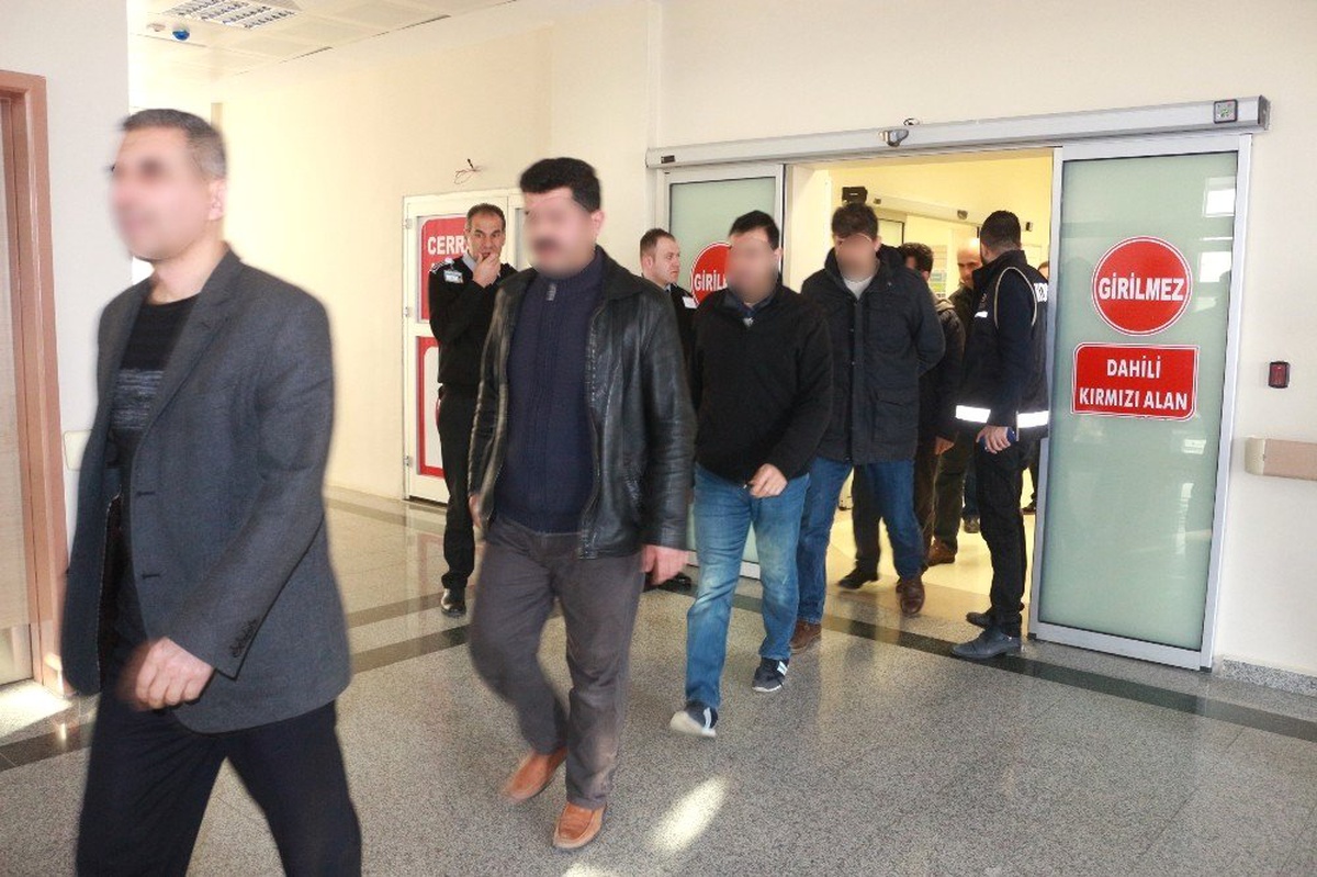 Gözaltına Alınan Komiser Yardımcıları Adliyeye Sevk Edildi