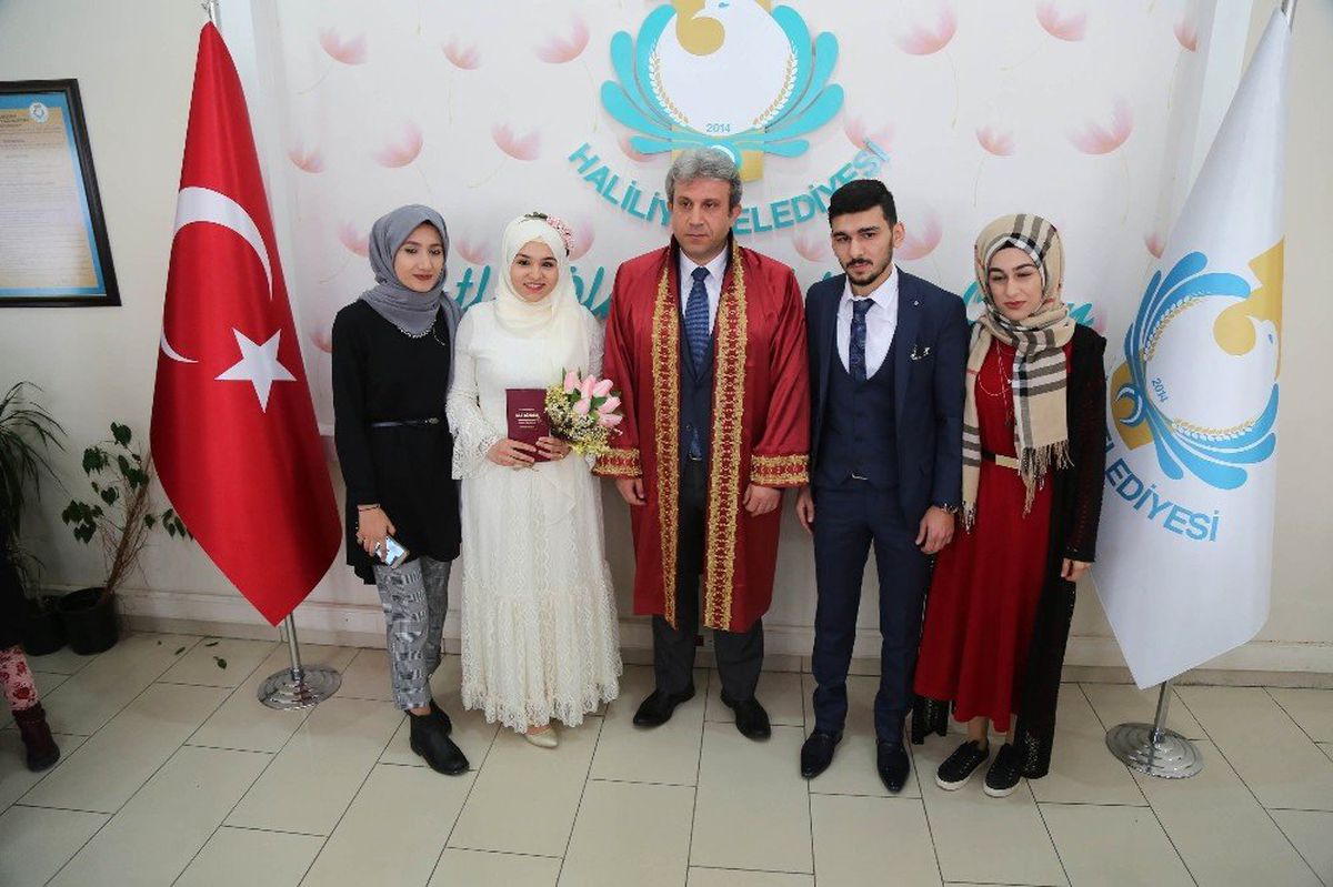 Haliliye\'de Sevgililer Günü\'nde 49 Çiftin Nikahı Kıyıldı