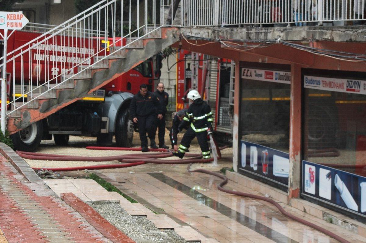 Hatay\'da Korkutan Ev Yangını