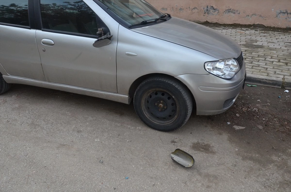 Karaman\'da Park Halindeki Araçların Lastikleri Kesildi