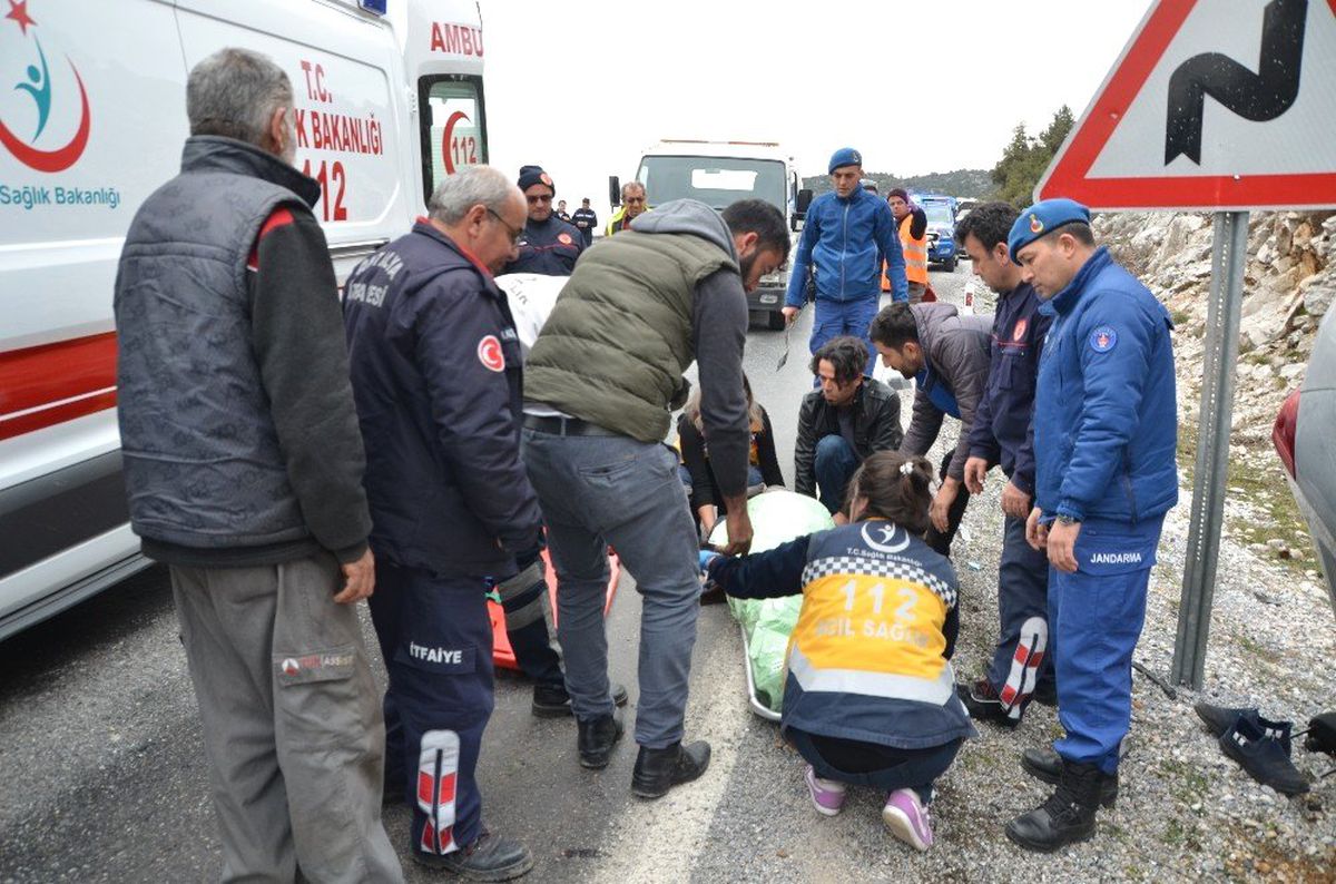 Otomobil Takla Attı: 2 Yaralı