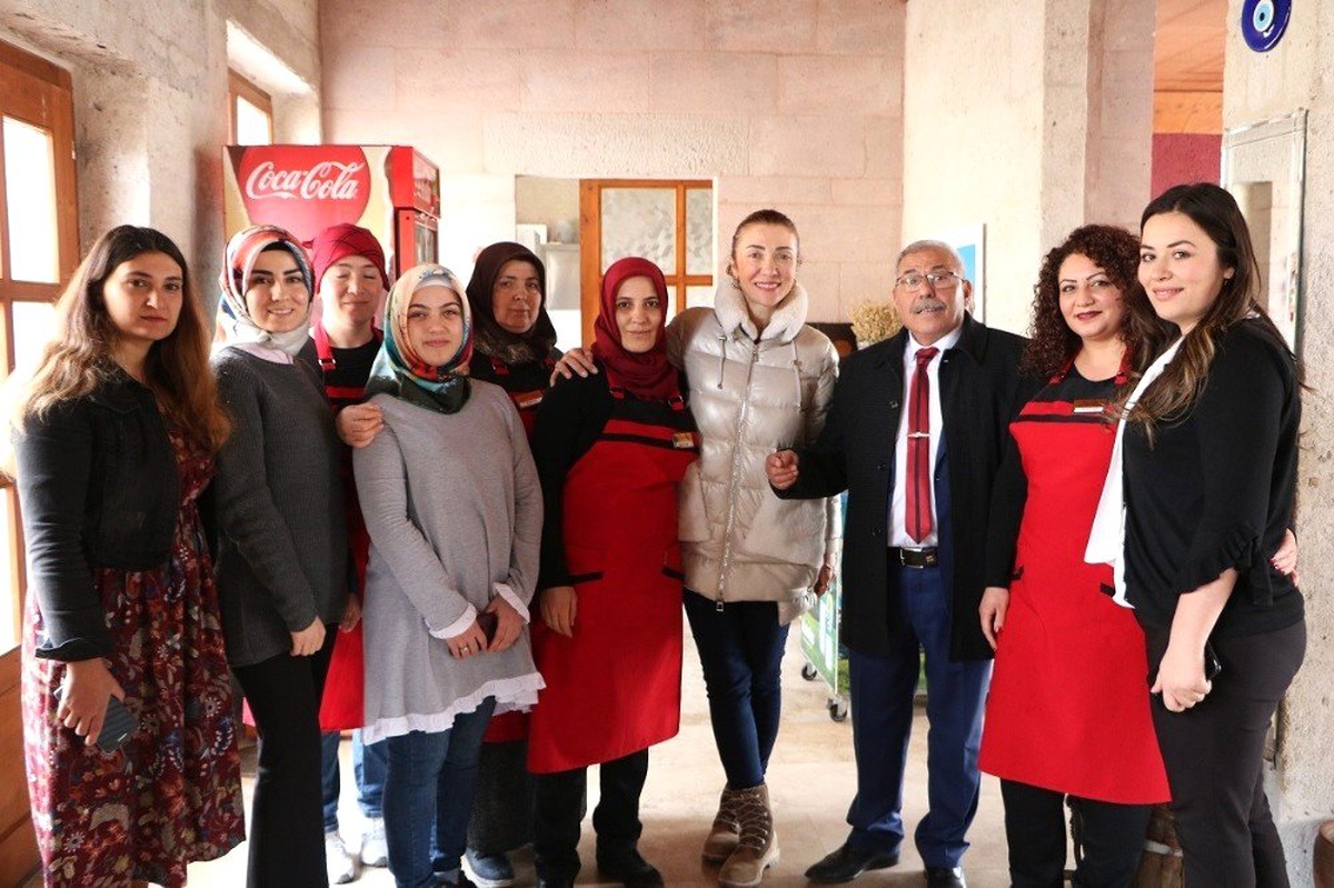 Pervin Ersoy Kadıneli\'ni Ziyaret Etti