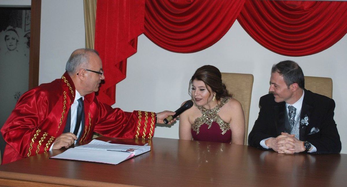 Salihli\'de 16 Çift, Nikah İçin 14 Şubat\'ı Seçti
