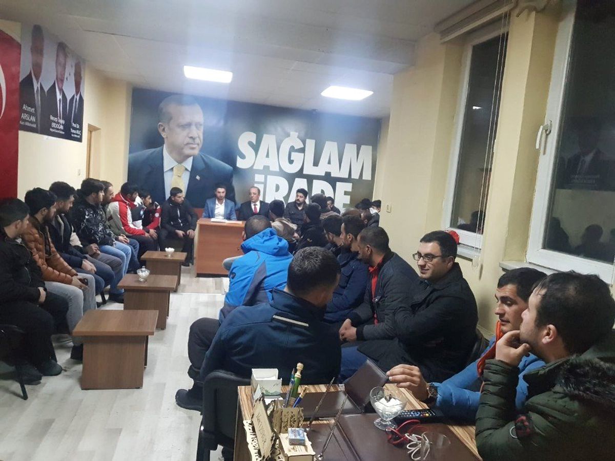 Sarıkamış\'ta Ak Gençlik Kolları Sıvadı