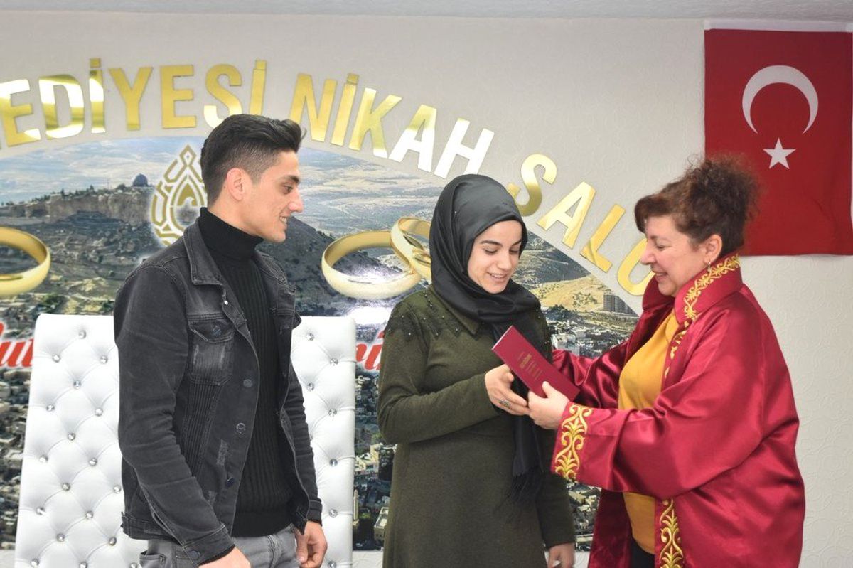 Sevgililer Günü\'nde Mutluluğa \'Evet\' Dediler
