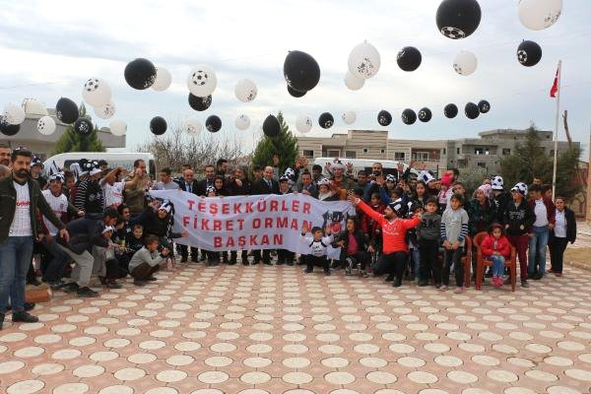 Silopi\'de Engelli Öğrenciler Fikret Orman\'ın Hediyeleri ile Sevindi