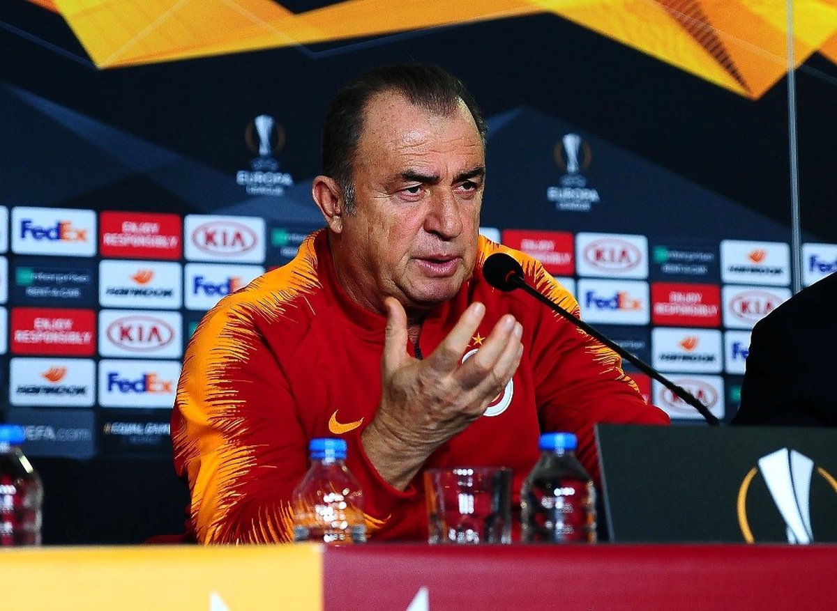 Terim: "Var, UEFA Kupası\'na Üvey Evlatlık Yapıyor"
