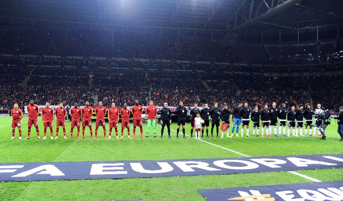 UEFA Avrupa Ligi: Galatasaray: 0 - Benfica: 0 (Maç Devam Ediyor)