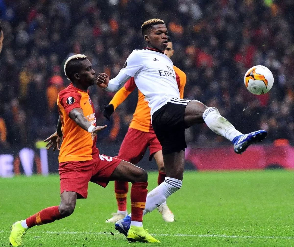 UEFA Avrupa Ligi: Galatasaray: 1 - Benfica: 2 (Maç Sonucu)