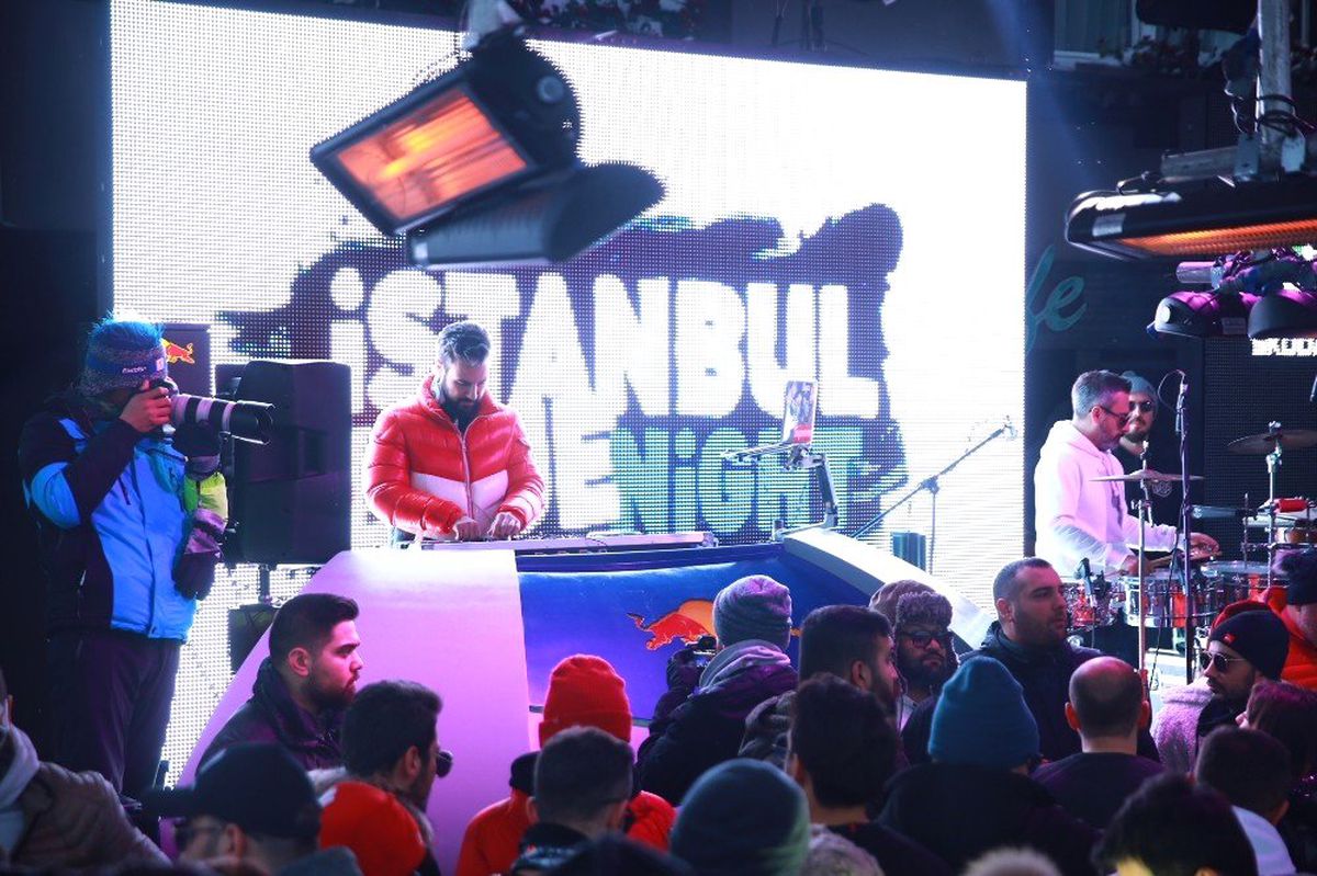 Uludağ\'da Festival Finalini Merve Özbey Yaptı