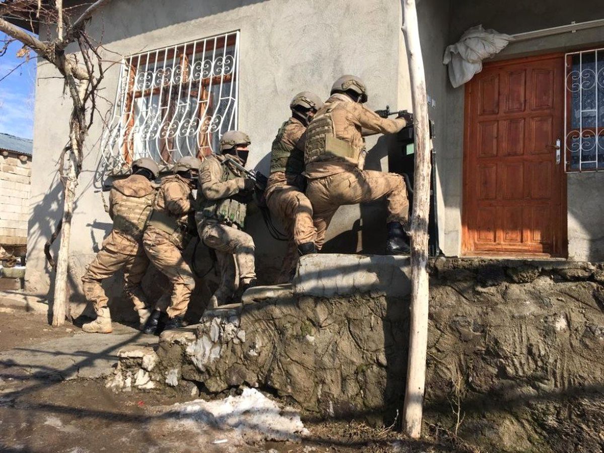 Van Merkezli Terör Operasyonu: 16 Gözaltı