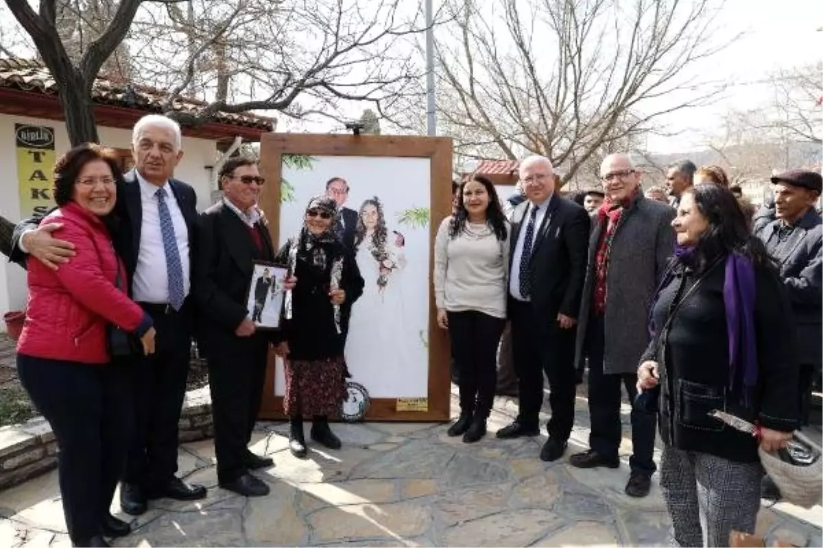 Yıllar Sonra Gelinlik ve Damatlık Giyip, Fotoğraf Çektirdiler