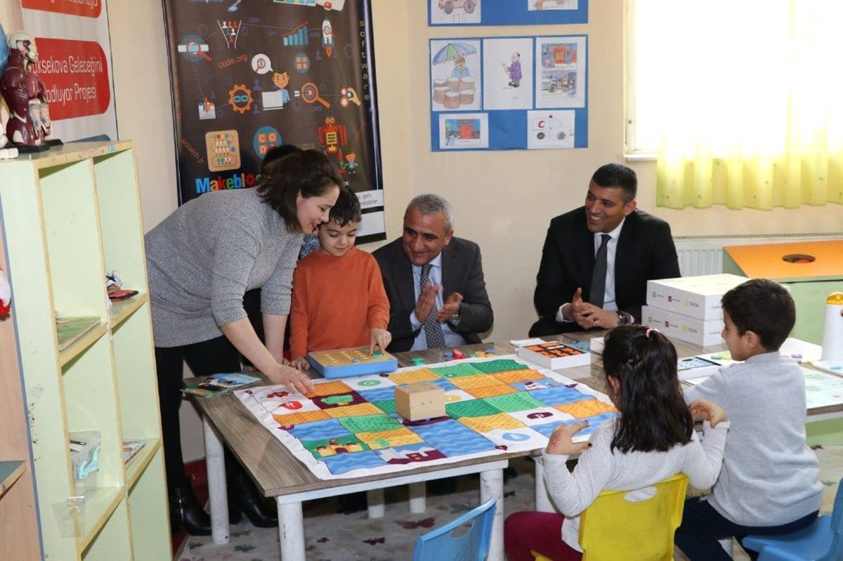 Yüksekova Geleceğini Kodluyor" Projesi