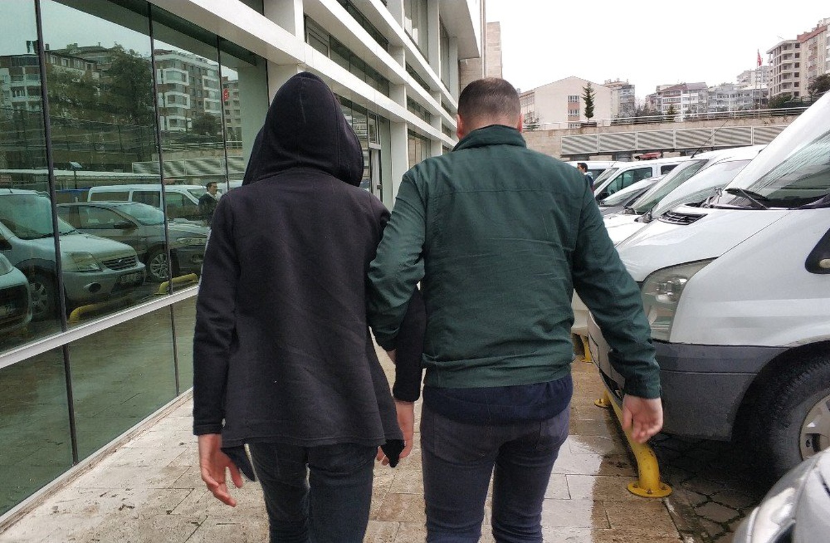 15 Yaşındaki Çocuk Cep Telefonu Gasbından Tutuklandı
