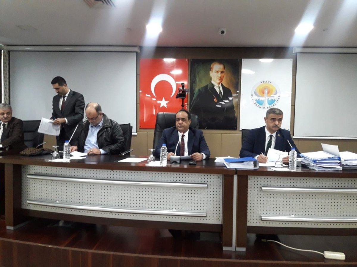 Adana\'da 8 Mart\'ta Belediye Otobüsü ve Metro Kadın ve Çocuklara Ücretsiz
